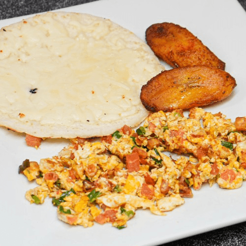 Huevos Pericos Con Arepa
